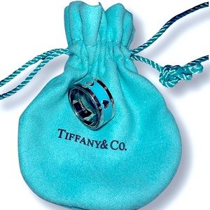 TIFFANY&Co. Blue Tiffany ring with original dust bag